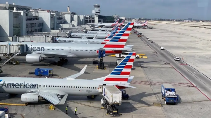 Mỹ: Hàng trăm chuyến bay bị hủy do chính phủ đóng cửa